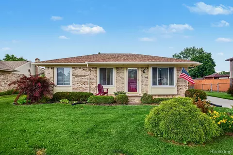 40518 William Dr, Clinton Township, MI 48038