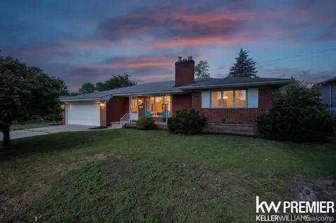 25734 Graceland Cir, Dearborn Heights, MI 48125