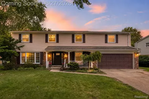 35484 Bennett St, Livonia, MI 48152