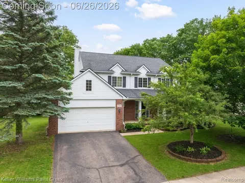 3049 Richmond Dr, Independence, MI 48348