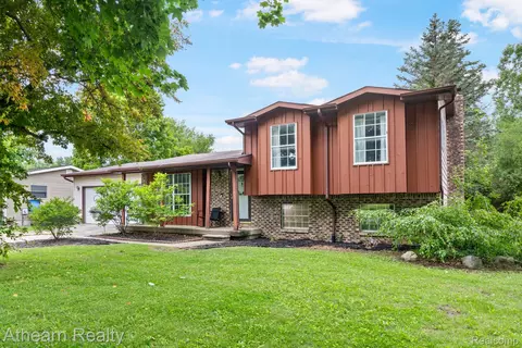 7156 Sharp Rd, Mundy, MI 48473