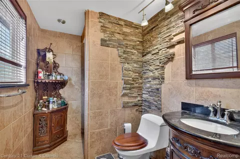 Bath - 45331 Rector Dr, Canton, MI 48188 photo 2 of 2