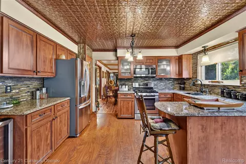 Kitchen - 45331 Rector Dr, Canton, MI 48188 photo 4 of 5