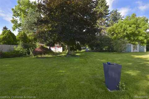 Exterior - 45331 Rector Dr, Canton, MI 48188 photo 12 of 12