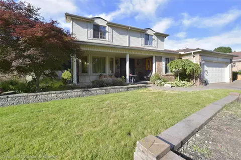 Exterior - 45331 Rector Dr, Canton, MI 48188 photo 4 of 12