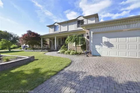 Exterior - 45331 Rector Dr, Canton, MI 48188 photo 6 of 12