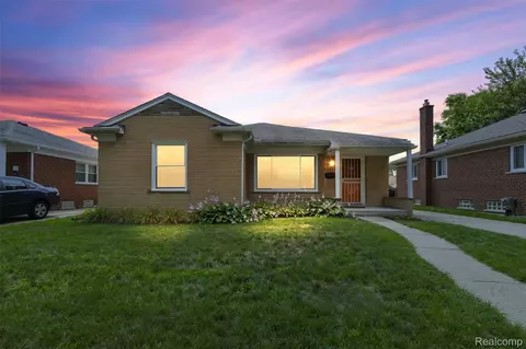 13321 Burton St, Oak Park, MI 48237