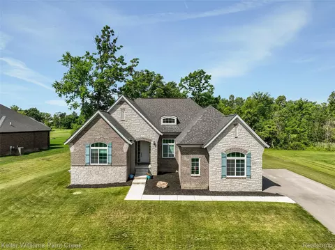 Exterior - 2100 Shane Ct, Addison, MI 48370 photo 1 of 7