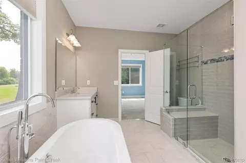 Bath - 2100 Shane Ct, Addison, MI 48370 photo 5 of 9