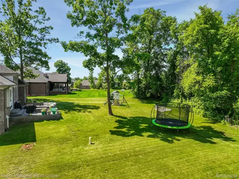 Exterior - 2100 Shane Ct, Addison, MI 48370 photo 2 of 7