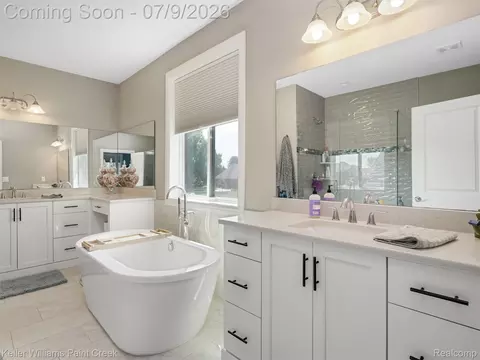 Bath - 2100 Shane Ct, Addison, MI 48370 photo 2 of 4