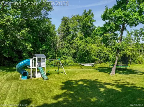 Exterior - 2100 Shane Ct, Addison, MI 48370 photo 3 of 6