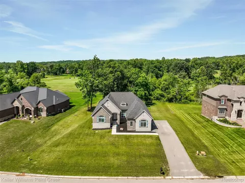 View/Area - 2100 Shane Ct, Addison, MI 48370 photo 2 of 10