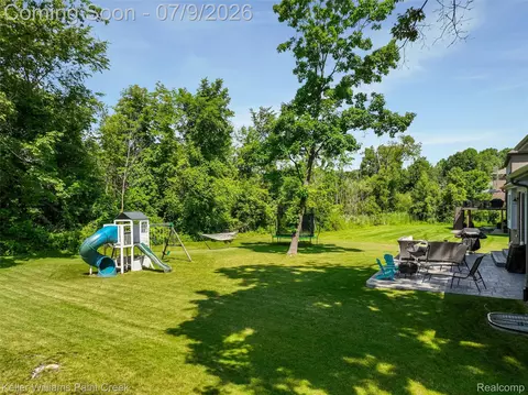 Exterior - 2100 Shane Ct, Addison, MI 48370 photo 4 of 6