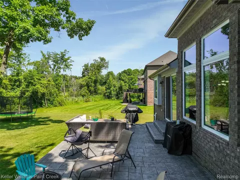 Exterior - 2100 Shane Ct, Addison, MI 48370 photo 6 of 7