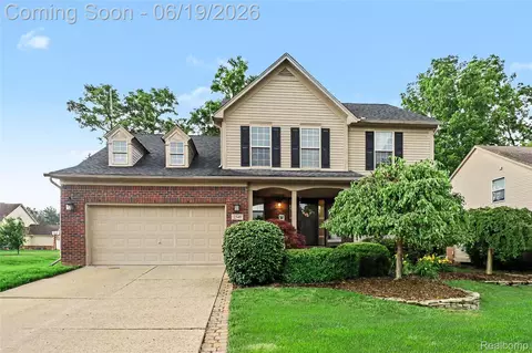 2548 Empire Ct, Rochester Hills, MI 48309