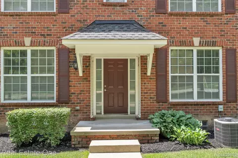 41590 Mitchell Rd, Novi, MI 48377