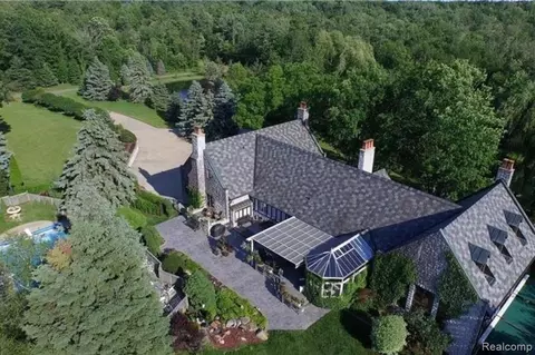 4721 Hasslick Rd, North Branch, MI 48461