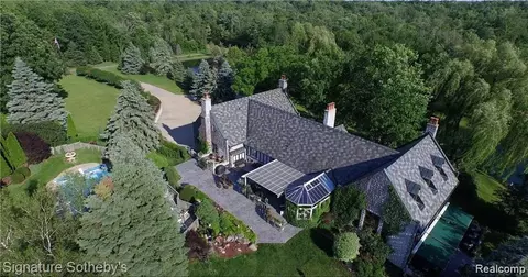 4721 Hasslick Rd, North Branch, MI 48461