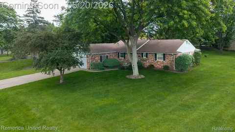 2223 Strader Dr, West Bloomfield, MI 48324