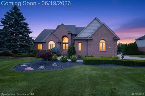 11808 Landers Dr, Plymouth, MI 48170