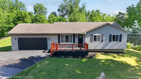 8280 W Rolston Rd, Argentine, MI 48451