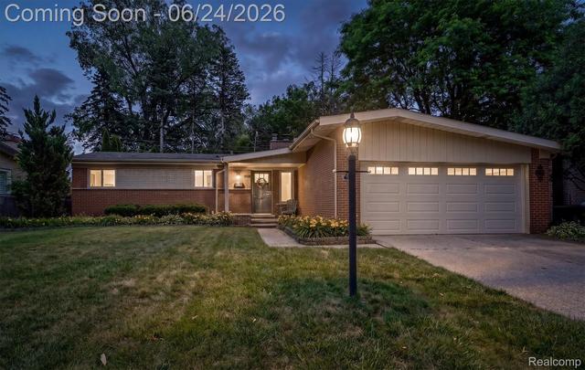 14196 Loveland St, Livonia, MI 48154