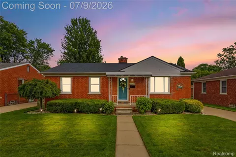 11434 Mayfield St, Livonia, MI 48150