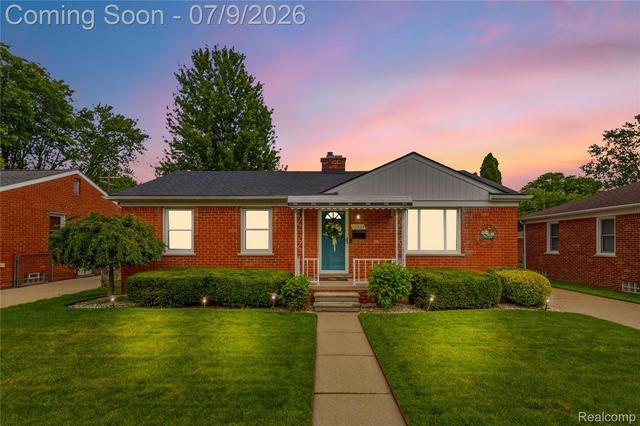 11434 Mayfield St, Livonia, MI 48150