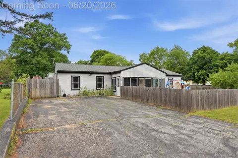 3604 Minton Rd, Lake Orion, MI 48359