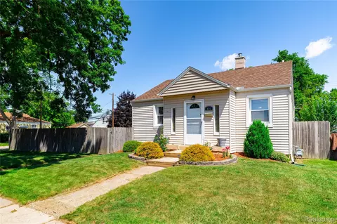 826 Goddard St, Wyandotte, MI 48192