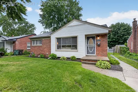 24660 Ridgedale St, Oak Park, MI 48237