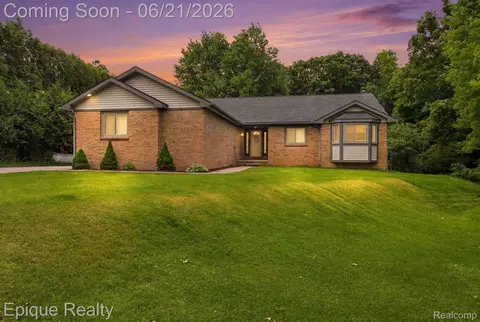 2348 Rochester Rd, Addison, MI 48367