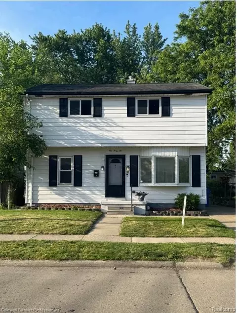 142 E Dallas Ave E, Madison Heights, MI 48071