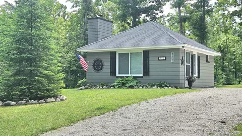 9110 W Gaylanta Dr, Vienna, MI 49709