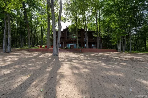 2300 Bliss Ln, Plainfield, MI 48748