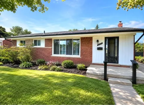 3039 Pearl Ave, Warren, MI 48091
