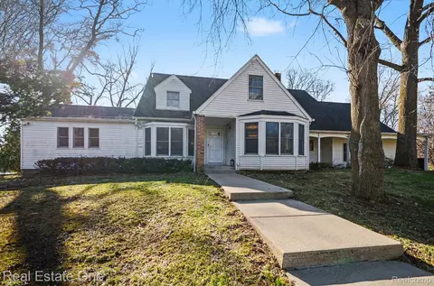 5840 Inkster Rd, West Bloomfield, MI 48323