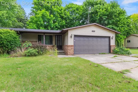 309 Windy Blf, Flushing, MI 48433