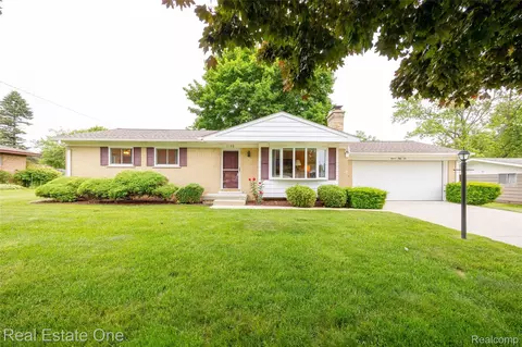 1156 Bielby St, Waterford, MI 48328