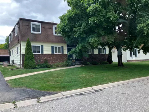 3525 Parkway Dr, Port Huron, MI 48060