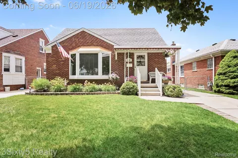 7646 Robinson Ave, Allen Park, MI 48101