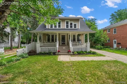 568 Saint Clair Ave, Grosse Pointe, MI 48230