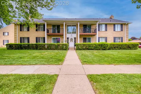 11845 Ina Dr, Sterling Heights, MI 48312