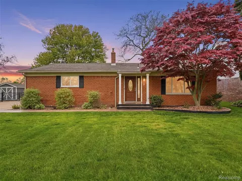 32160 S River Rd, Harrison, MI 48045