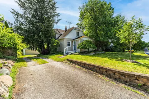3139 Willet Ave, Rochester Hills, MI 48309