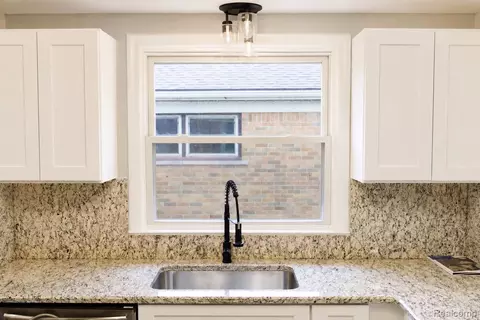 Kitchen - 19189 Berden St, Grosse Pointe, MI 48236 photo 3 of 3