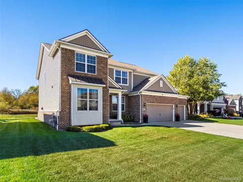 2130 Findley Cir, Orion, MI 48360