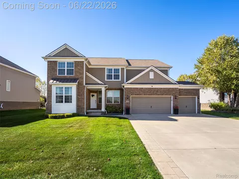 2130 Findley Cir, Orion, MI 48360