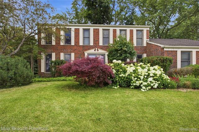 4259 Savoie Trl, West Bloomfield, MI 48323